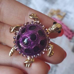 Betsey Johnson turtle necklace